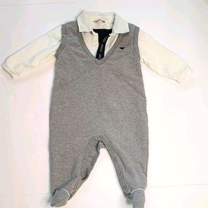 Armani onesie 😍 size 9M